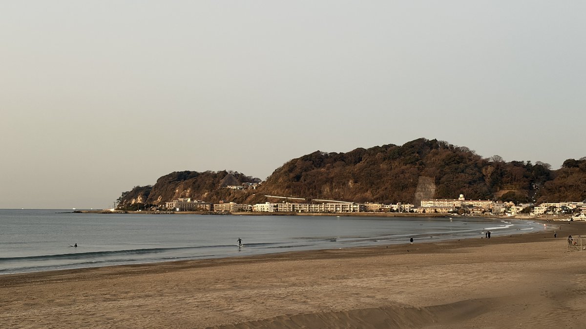 冬の海と海岸線